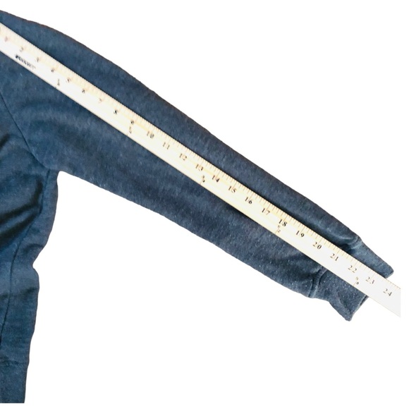 Forever 21 Lips Sweatshirt - Picture 3 of 9